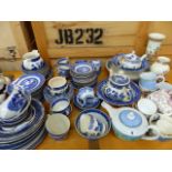 A QTY OF BLUE AND WHITE CHINAWARES.