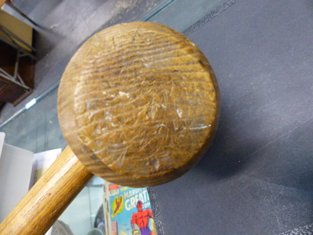 A WOODEN MALLET AND AN ATKINSON LONDON GLASS WOODEN CASED BOTTLE WITH STOPPER. - Image 6 of 15