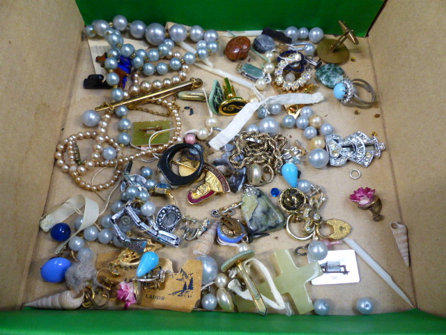 COLLECTABLES TO INCLUDE JEWELLERY, COINS. ETC. - Image 6 of 14