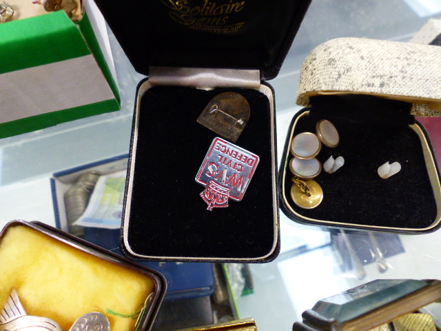 COLLECTABLES TO INCLUDE JEWELLERY, COINS. ETC. - Image 12 of 14