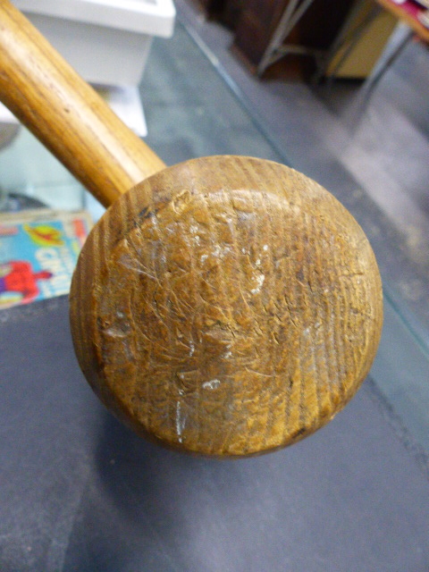 A WOODEN MALLET AND AN ATKINSON LONDON GLASS WOODEN CASED BOTTLE WITH STOPPER. - Image 5 of 15