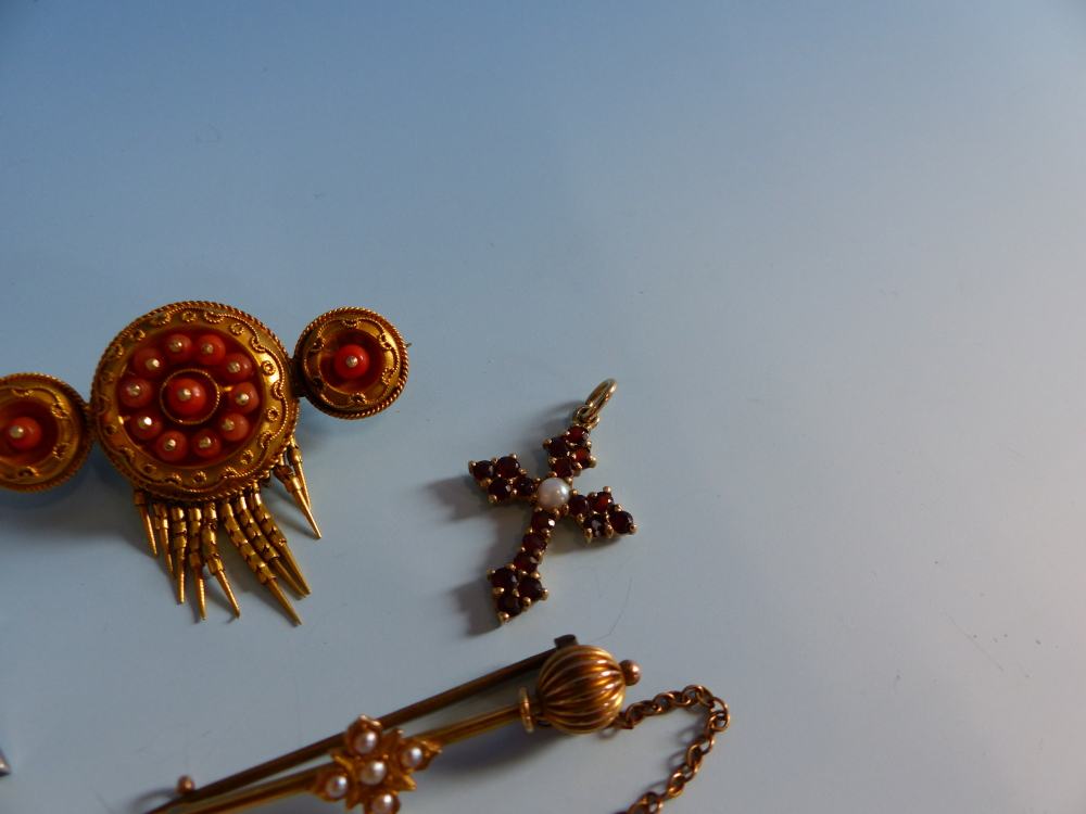 A VICTORIAN ETRUSCAN REVIVAL GOLD AND CORAL TASSEL BROOCH TOGETHER WITH A PAIR OF VICTORIAN SILVER - Image 7 of 28