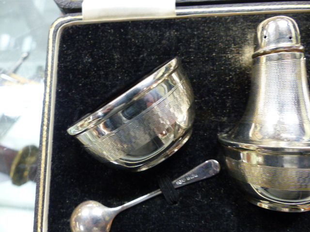 A PAIR OF HALLMARKED SILVER REPOUSSE DECORATED CANDLE STICKS BIRMINGHAM ASSAY MARKS, 1916, - Image 18 of 23
