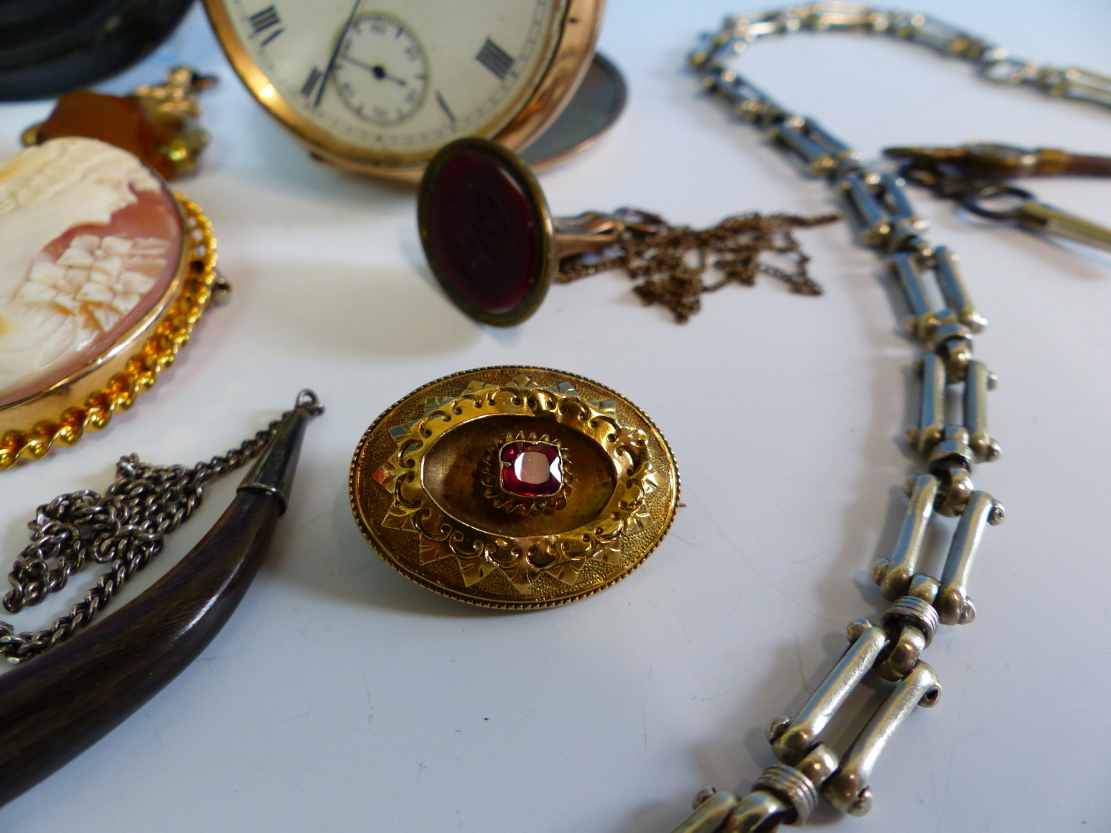 AN OVAL CARVED CAMEO BROOCH MOUNTED IN 9ct GOLD TOGETHER WITH A FURTHER SIGNED PORTRAIT CAMEO, A - Image 31 of 42