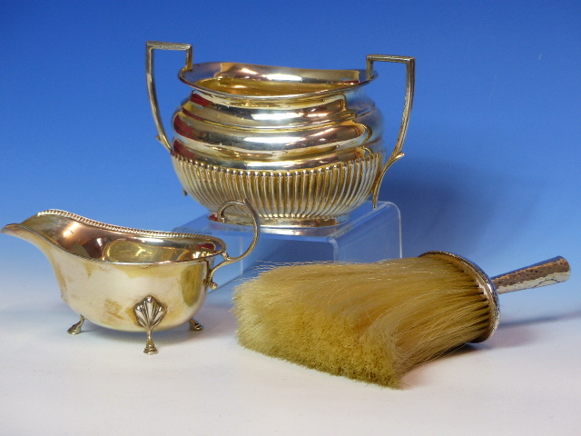 A SILVER CREAMER DATED 1935, A SILVER SUGAR BOWL DATED 1902 FOR ROBERT PRINGLE AND SONS AND A MAPPIN - Image 3 of 12
