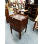 AN INLAID MAHOGANY GEORGIAN NIGHT TABLE WITH TAMBOUR DOOR.