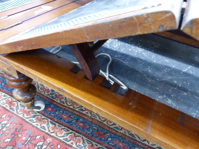 A 19th.C.MAHOGANY ADJUSTABLE CAMPAIGN TYPE FOLDING DAY BED ON TURNED LEGS WITH CERAMIC CASTERS. - Image 6 of 14