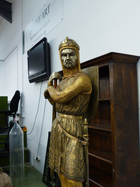 A PAIR OF GILT AND SILVERED BRONZE FIGURES OF FRENCH KNIGHTS STANDING ON SWAGGED COLUMNS - Image 8 of 12