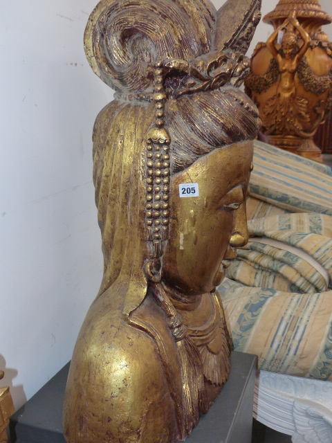 A GOLD LACQUERED WOOD HEAD OF GUANYAN WEARING A JEWELLED DIADEM AND A HALF DAISY HEAD PENDANT. H. - Image 3 of 5