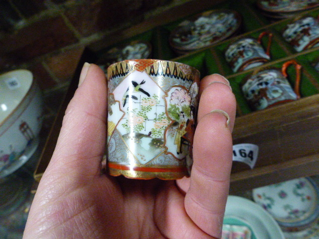 A WOODEN CASED PART SET OF KUTANI EGSHELL COFFEE CANS AND SAUCERS. - Image 5 of 16