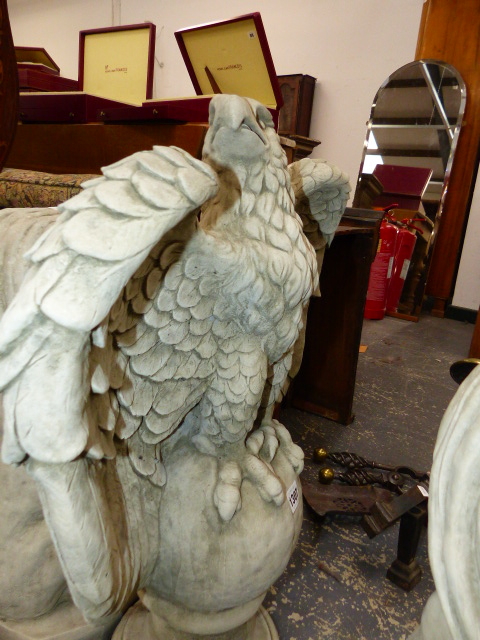 A PAIR OF GEORGIAN STYLE FLUTED COMPOSITE STONE COLUMNS EACH SUPPORTING A SPREAD WING EAGLE - Image 3 of 3