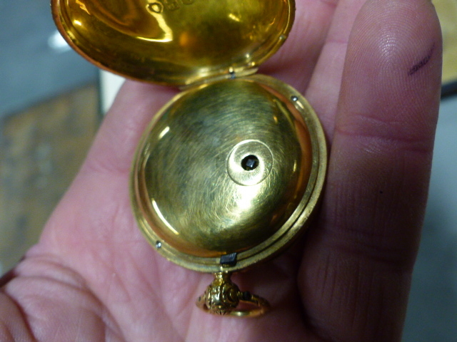 A 19th.C.18ct. GOLD OPEN FACE WATCH WITH BLOODSTONE MOUNTED KEY IN A LEATHER EASEL BACKED TRAVEL - Image 10 of 12