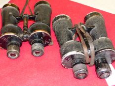 A PAIR OF THIRD REICH KRIEGSMARINE BINOCULARS CONTAINED IN THEIR ORIGINAL CASE TOGETHER WITH A