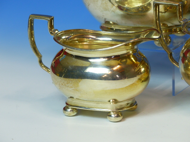 A SILVER HALLMARKED FOUR PART TEA/COFFE SET, DATED 1929, FOR JAMES DEAKIN AND SONS. GROSS WEIGHT - Image 7 of 22