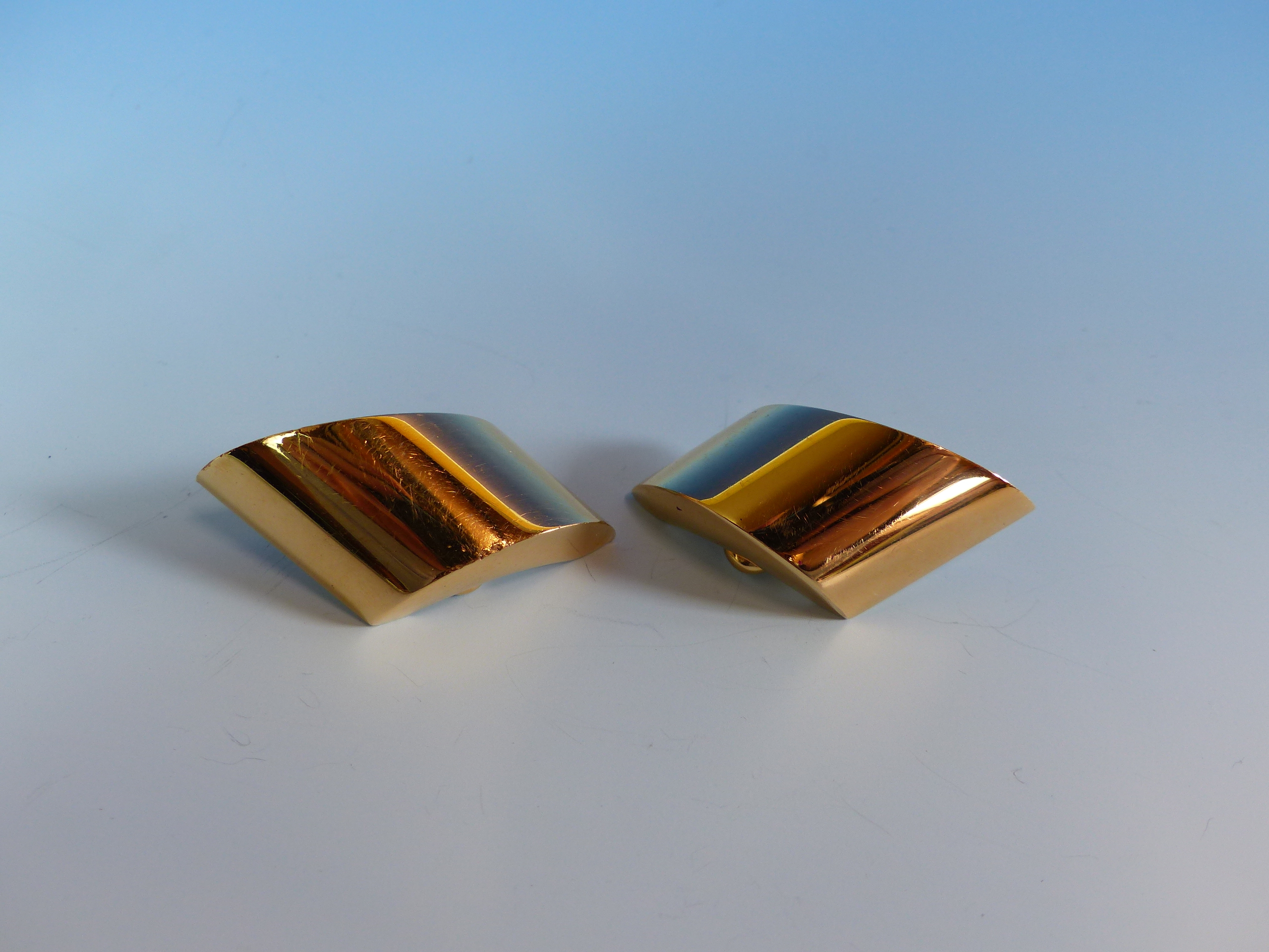 A PAIR OF 18ct YELLOW GOLD DESIGNER VHERNIER MILANO CLIP ON EARRINGS. WEIGHT 42.grams. - Image 2 of 8