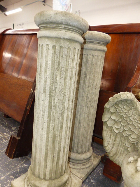 A PAIR OF GEORGIAN STYLE FLUTED COMPOSITE STONE COLUMNS EACH SUPPORTING A SPREAD WING EAGLE - Image 2 of 3