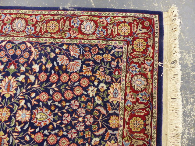 A TURKISH HEREKE RUG. 121 x 93cms. - Image 3 of 6