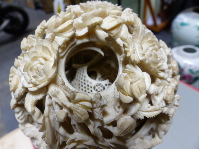 A CHINESE IVORY PUZZLE BALL CARVING WITH STAND HAVING A ROTATING RETICULATED KNOP AND A FURTHER - Image 6 of 20