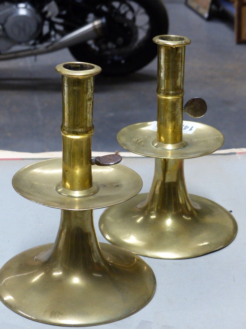 A PAIR OF 18th.C.BRASS CANDLESTICKS WITH IRON EJECTOR RODS IN THE CYLINDRICAL COLUMNS ABOVE THE WIDE - Image 3 of 19