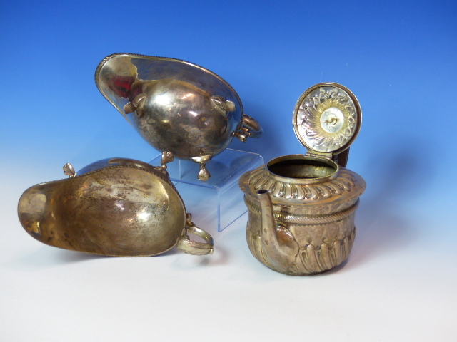 A PAIR OF VICTORIAN SILVER HALLMARKED SAUCE BOATS DATED 1895 FOR JAMES DEAKIN AND SONS TOGETHER WITH - Image 17 of 24