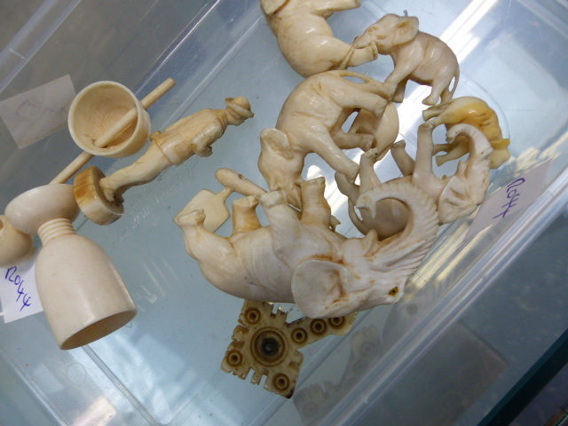 A GROUP OF IVORY ITEMS TO INCLUDE SEVEN ELEPHANTS, ONE CROSS STANHOPE, A FIGURE ON A PLINTH , A - Image 2 of 4