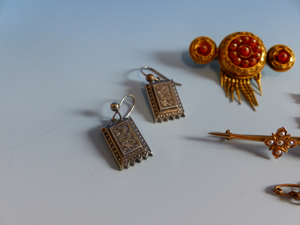 A VICTORIAN ETRUSCAN REVIVAL GOLD AND CORAL TASSEL BROOCH TOGETHER WITH A PAIR OF VICTORIAN SILVER - Image 6 of 28