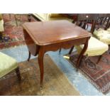 AN ANTIQUE FRENCH MAHOGANY CARVED LOUIS XV STYLE SMALL SOFA OR CENTRE TABLE WITH DROP LEAVES AND