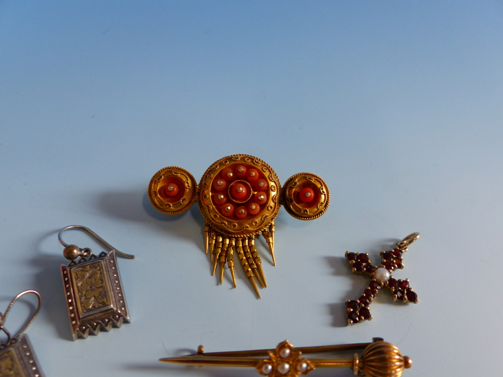 A VICTORIAN ETRUSCAN REVIVAL GOLD AND CORAL TASSEL BROOCH TOGETHER WITH A PAIR OF VICTORIAN SILVER - Image 3 of 28