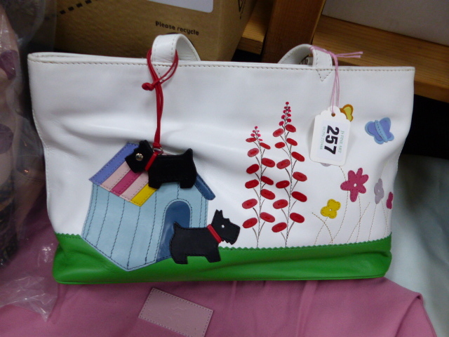 A RADLEY PICTURE GRAB BAG, GARDEN, WITH RADLEY CHARM, LEATHER CLEANING KIT, REMOVABLE SHOULDER STRAP