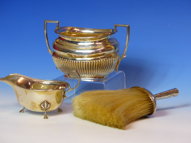 A SILVER CREAMER DATED 1935, A SILVER SUGAR BOWL DATED 1902 FOR ROBERT PRINGLE AND SONS AND A MAPPIN - Image 2 of 12