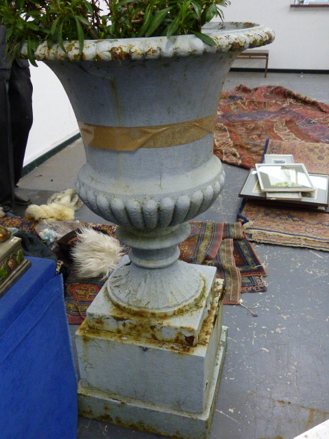 A PAIR OF ANTIQUE CAST IRON CAMPAGNA GARDEN URNS OF RIBBED FORM AND PLINTH BASES. OVERALL H.105cms. - Image 5 of 10