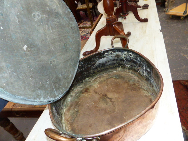 A LARGE ANTIQUE COPPER TWIN HANDLED TURBOT PAN WITH COVER. - Image 6 of 6