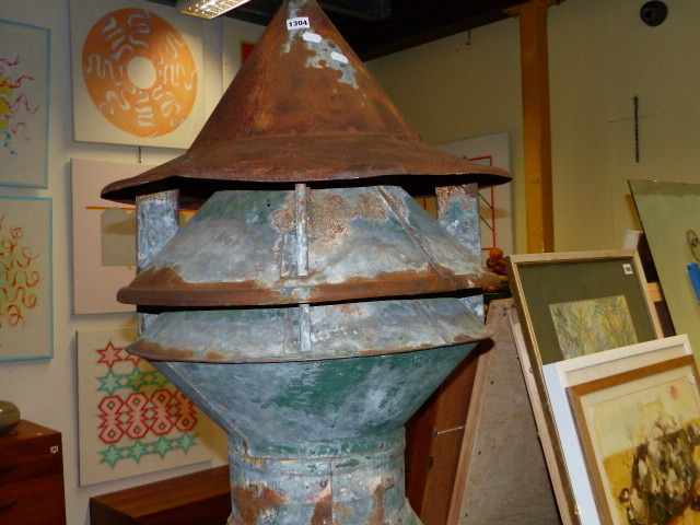 A SHEET PARTIALLY TINNED IRON CHIMNEY COWL, THE HAT SHAPED TOP WITH GILT SPIRE FINIAL AND RAISED - Image 3 of 8