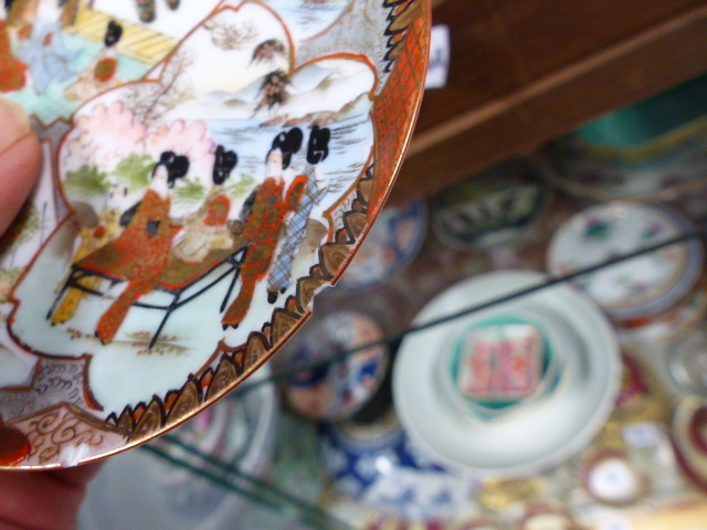 A WOODEN CASED PART SET OF KUTANI EGSHELL COFFEE CANS AND SAUCERS. - Image 15 of 16