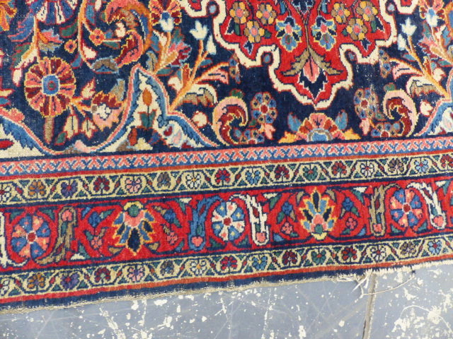 A PERSIAN HAMADAN RUG. 200 x 142cms. - Image 4 of 14