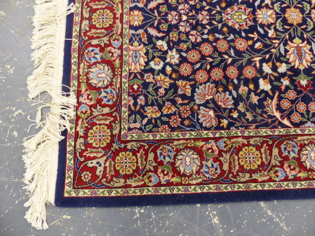 A TURKISH HEREKE RUG. 121 x 93cms. - Image 5 of 6