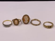 FIVE LADIES DRESS RINGS TO INCLUDE TWO 9CT GOLD PORTRAIT CAMEO RINGS, A 9ct GARNET AND PEARL RING, A