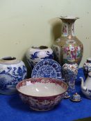 A COLLECTION OF EIGHT 18th C. AND LATER CHINESE CERAMICS TO INCLUDE BLUE AND WHITE, MANDARIN, '