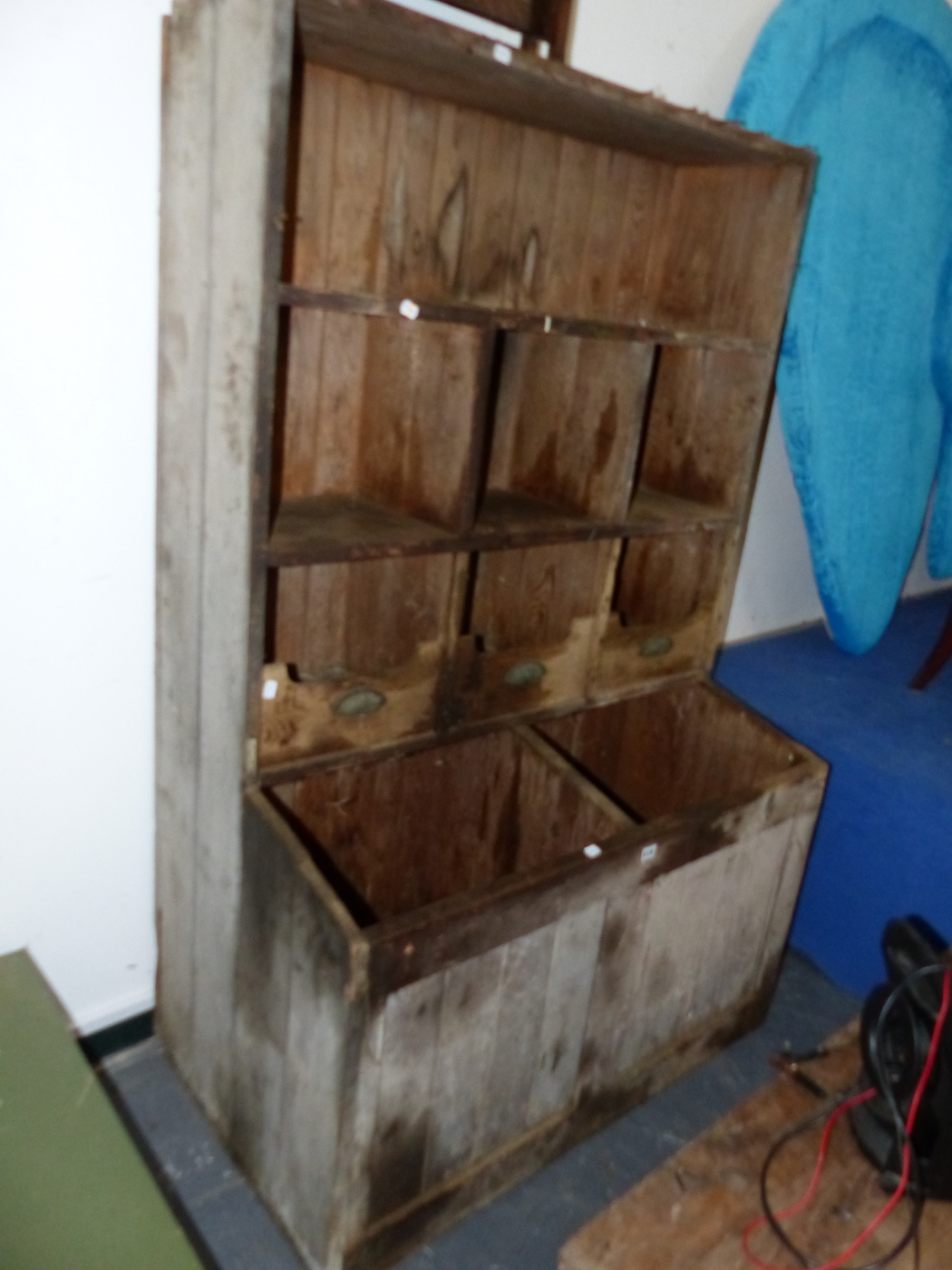 A RUSTIC PAINTED PINE FEED OR GRAIN BIN WITH SHELVED TOP. W.106 x D.63 x H.168cms. - Image 7 of 8