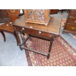 A GEORGIAN OAK SIDE TABLE WITH SINGLE DRAWER OVER GUN BARREL LEGS JOINED BY STRETCHERS ABOVE THE