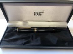 A MONT BLANC MEISTERSTUCK FOUNTAIN PEN WITH A 14K GOLD 4810 NIB COMPLETE WITH BOX.