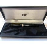 A MONT BLANC MEISTERSTUCK FOUNTAIN PEN WITH A 14K GOLD 4810 NIB COMPLETE WITH BOX.