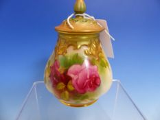 A ROYAL WORCESTER PORCELAIN POT POURRI AND COVER DATE CODE FOR 1919 PAINTED ON EACH SIDE WITH ROSES.