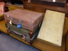 THREE VINTAGE SUITCASES.