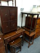 AN OAK CASED SEWING MACHINE, THREE OCCASIONAL TABLES, NEST OF TABLES,ETC.