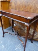 A MAHOGANY OCCASIONAL TABLE.