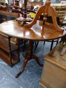 AN EARLY VICTORIAN MAHOGANY TILT TOP TRIPOD TABLE.