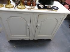 A PAINTED FRENCH STYLE TWO DOOR SIDE CABINET.