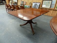 A MAHOGANY TILT TOP BREAKFAST TABLE WITH TRIPOD BASE.