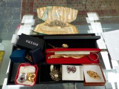 A QUANTITY OF COSTUME JEWELLERY.